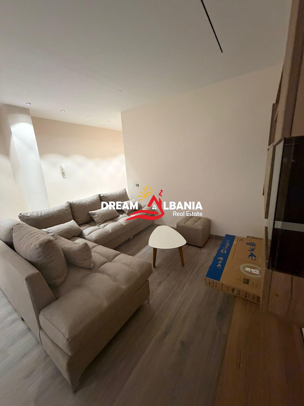 Jepet me qera apartament 2+1 tek Pazari i Ri ne Rrugen Tefta Tashko (ID 42215533)F