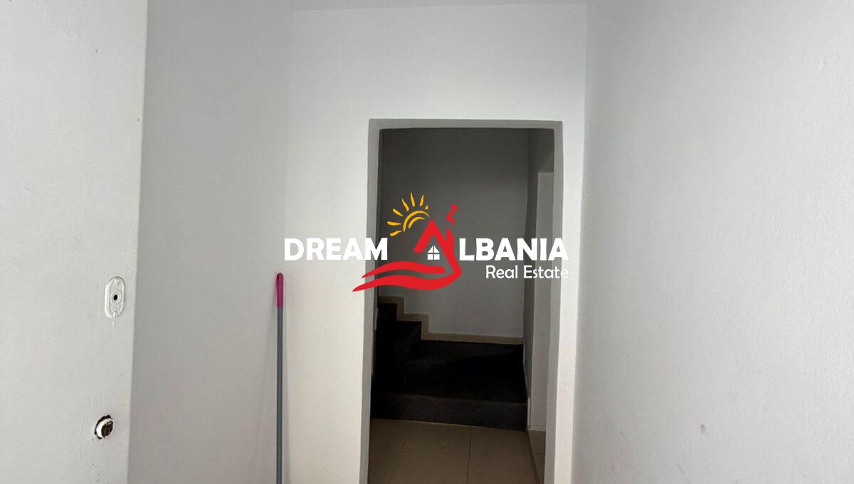 Jepet me qera apartament 1+1 me verande tek rruga Fortuzi (ID 42111570) (6)