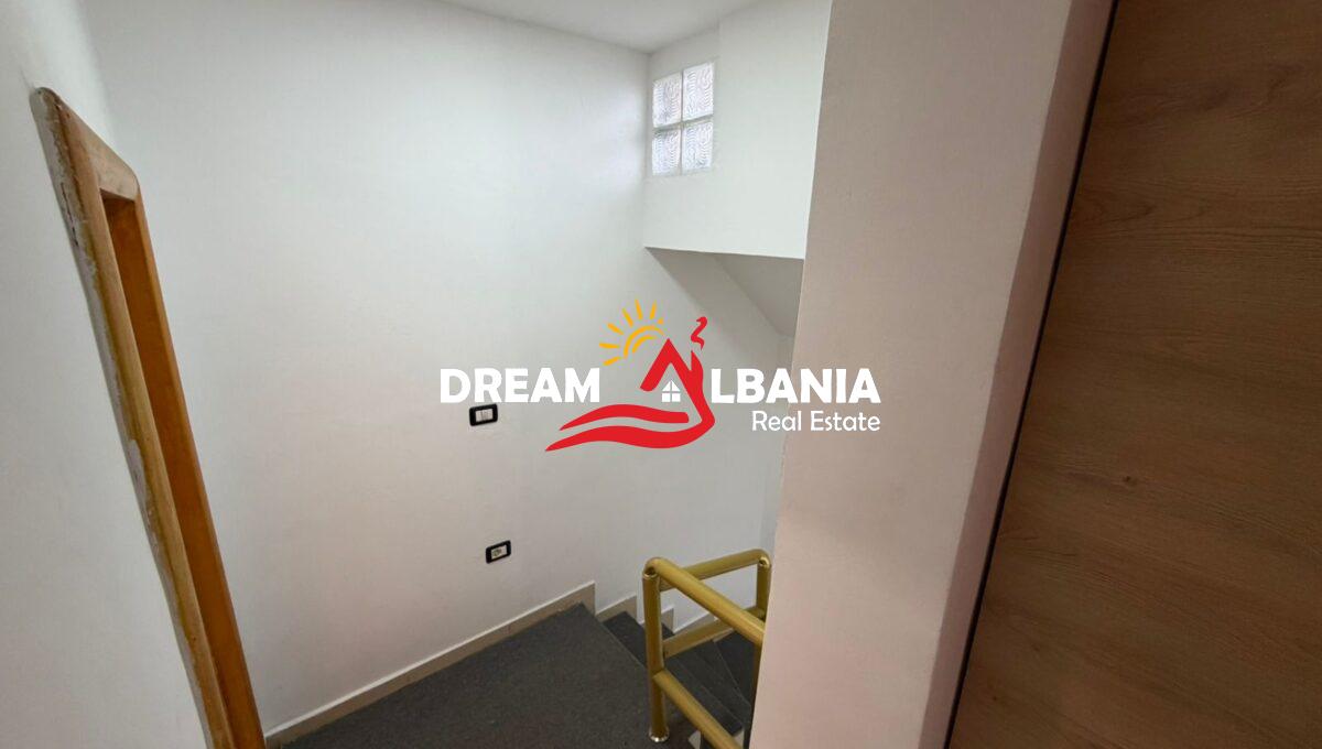 Jepet me qera apartament 1+1 me verande tek rruga Fortuzi (ID 42111570) (7)