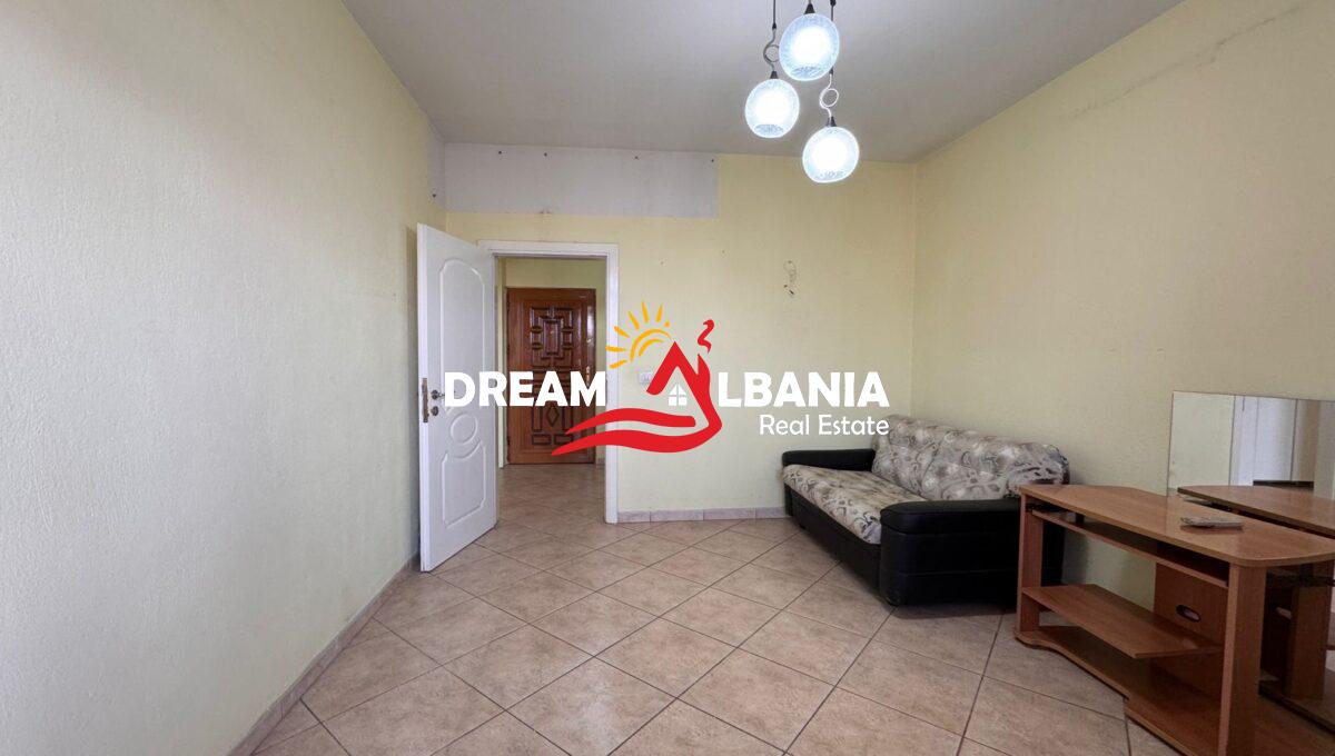 Shitet apartament 2+1+2 tek Pazari i Ri prane Zyrave te Punes (ID 41212229) (6)