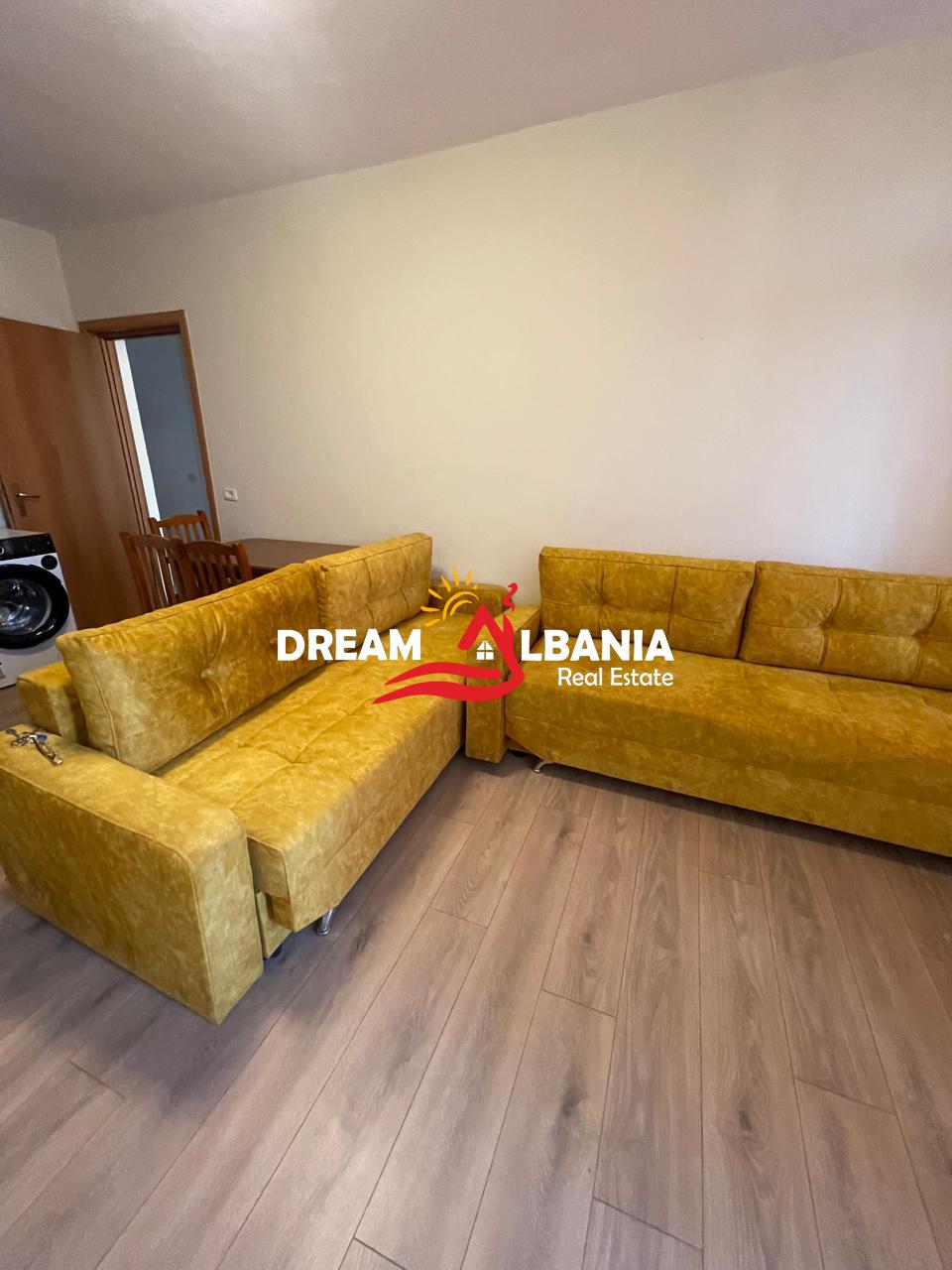 Jepet me qira apartament 1+1 tek Pazari i Ri, Tirane (4219495)