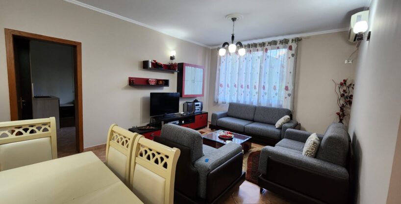 Jepet apartament 2+1+2  me qera tek Rruga e Kavajes afer Xhamise.(ID 42215558)