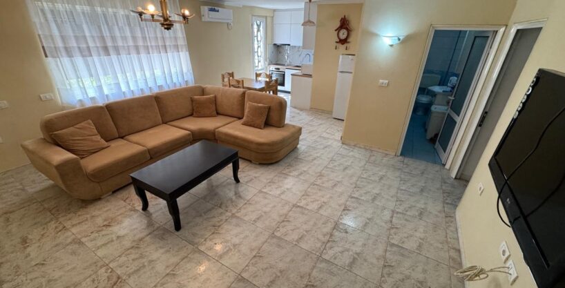 Jepet Apartament 1+1 me qera prane Hotel Plaza ne Qender te Tiranes (ID 4219498)