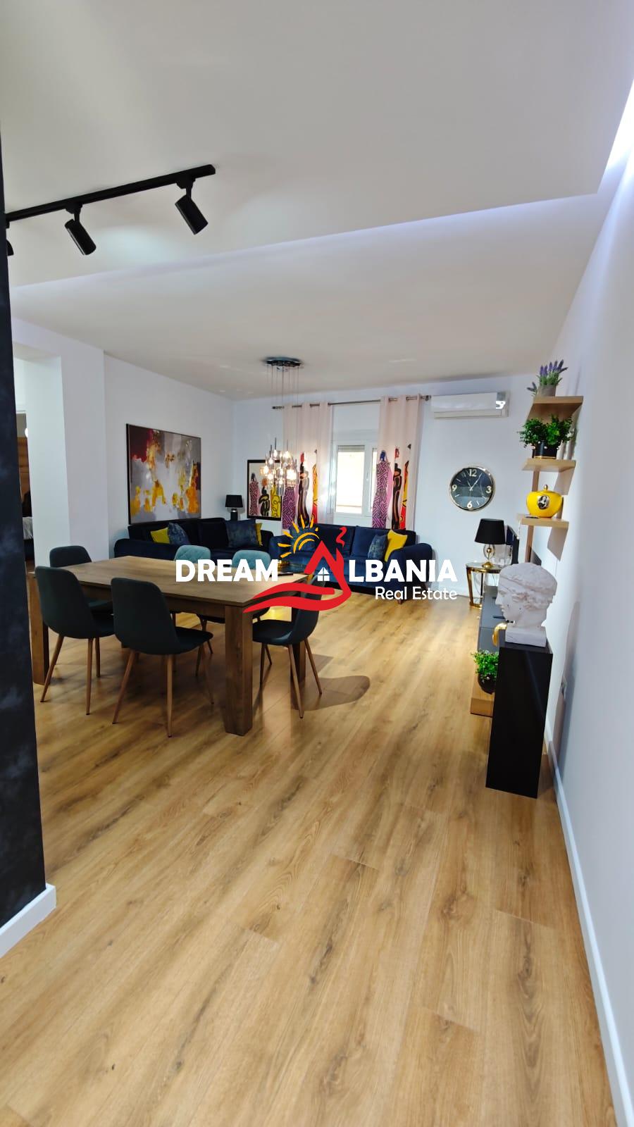 Jepet Apartament 2+1+2 me qera tek Komuna e Parisit,rruga Tish Dahia! (ID 42215570)